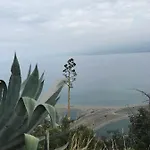 Domus Ligea 度假居 *